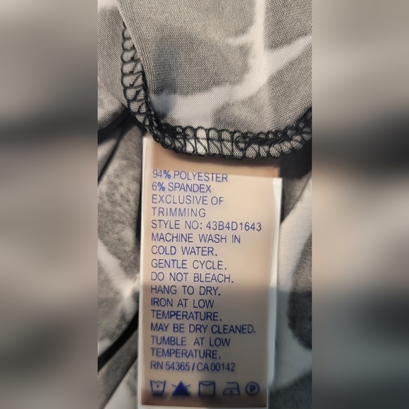 Peter Nygard Black & White Animal Print Scoop Neck Top/Tunic  Women's Size 1X - Picture 6 of 6